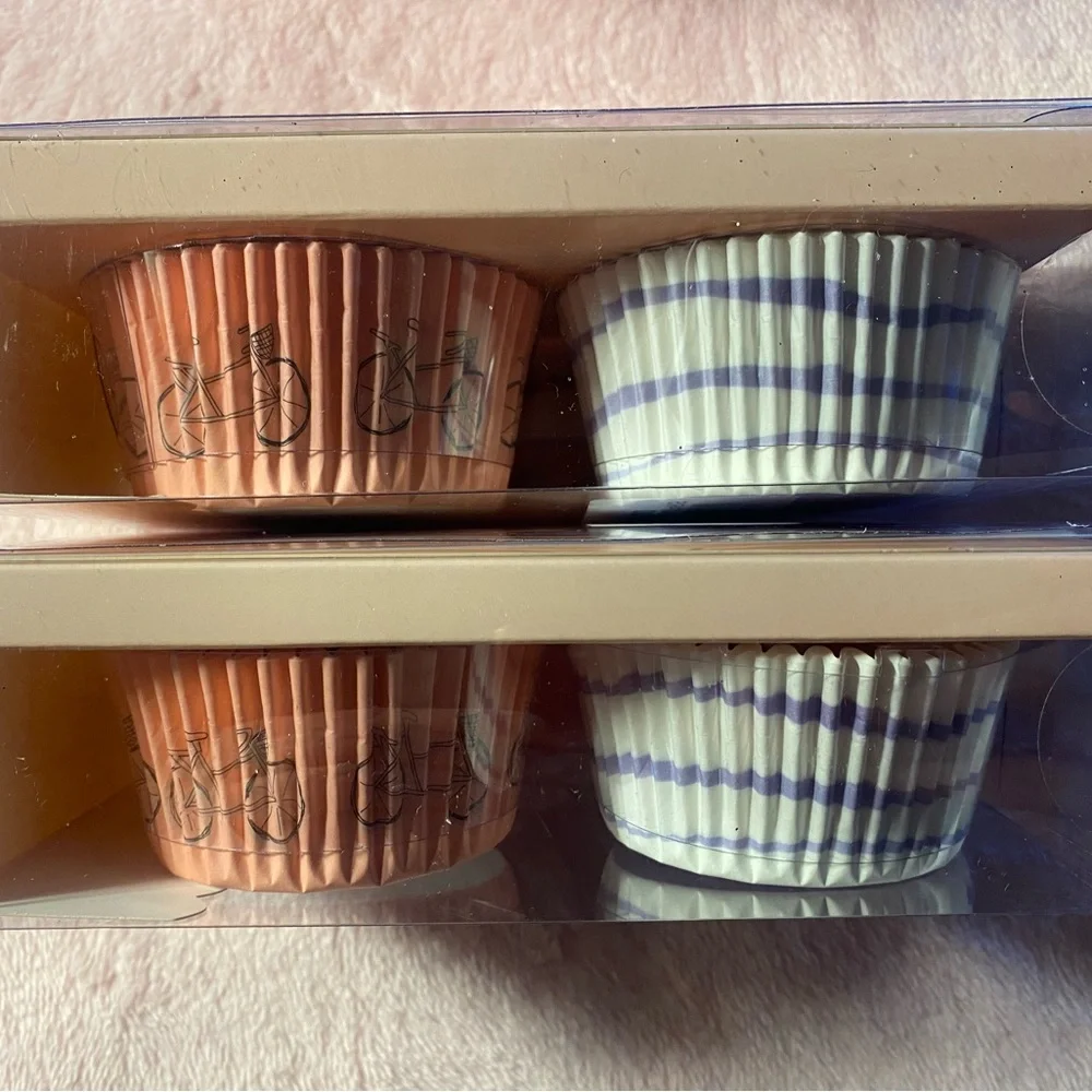 Sur La Table Paris Cupcake liners and toppers NIP
